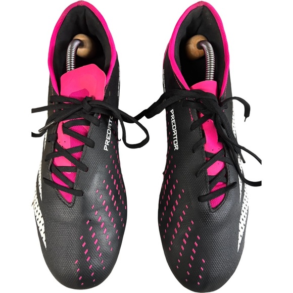 Predator Accuracy.3 L FG [Core Black/Shock Pink] Size 10.5 - Picture 9 of 15